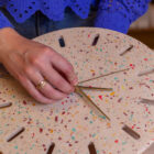 Klok terrazzo workshop uurwerk creatief torhout fonk workshops